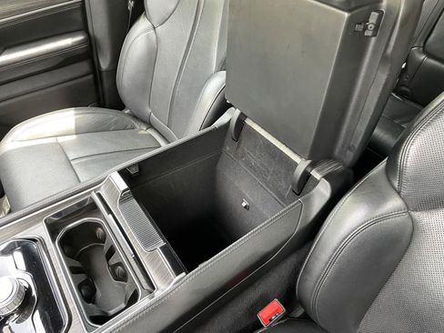 Used 2024 Jeep Wagoneer L Series II w/ Flexible Seating Group RWD image 28