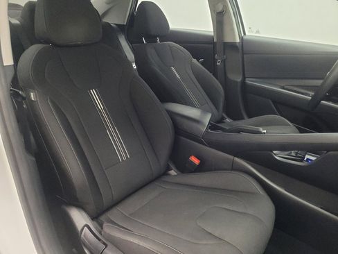 Used 2022 Hyundai Elantra SEL image 21
