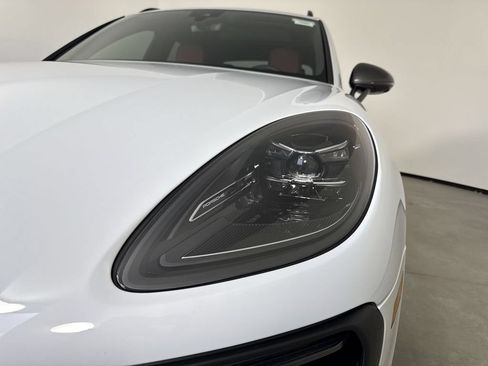 Certified 2026 Porsche Macan Turbo AWD/4WD image 11