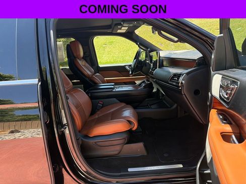 Used 2018 Lincoln Navigator Reserve w/ Technology Package AWD/4WD image 38