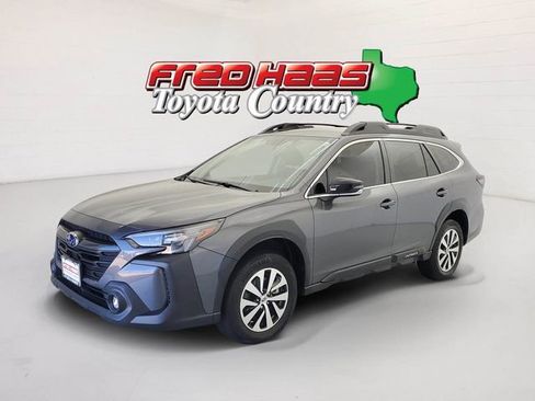 Used 2024 Subaru Outback Premium AWD/4WD image 1
