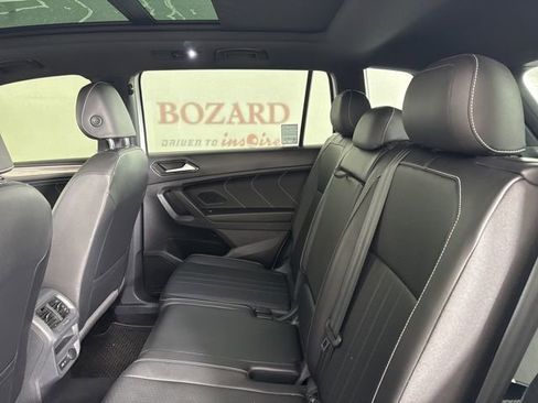 Used 2022 Volkswagen Tiguan SE R-Line image 13