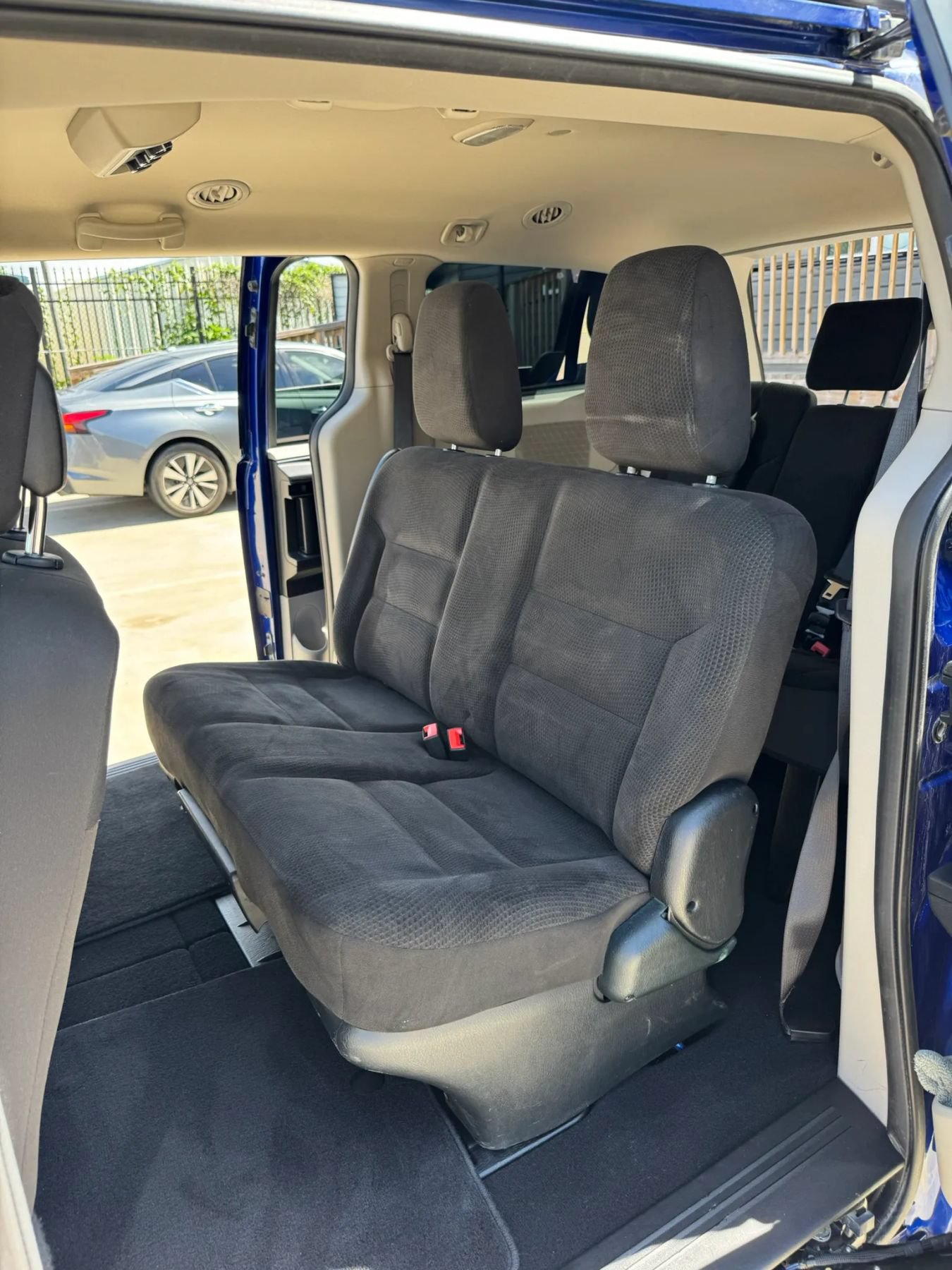 Used 2019 Dodge Grand Caravan SE w/ UConnect Hands-Free Group FWD image 28