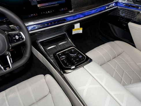 New 2026 BMW 760i xDrive w/ Executive Package image 22