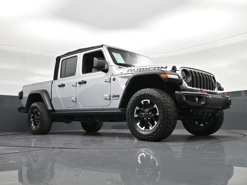 Used 2024 Jeep Gladiator Rubicon w/ Safety Group AWD/4WD image 24