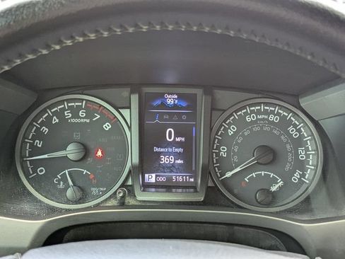 Used 2022 Toyota Tacoma TRD Off-Road w/ Technology Package AWD/4WD image 27