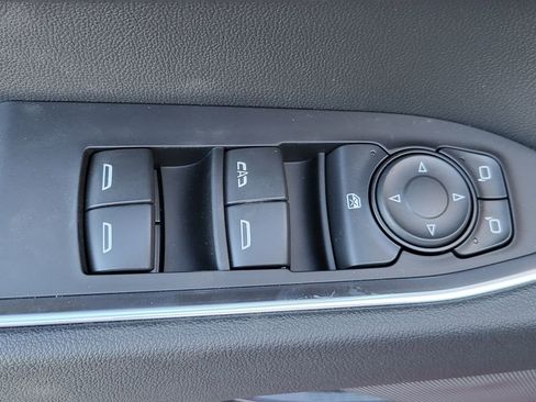 New 2025 GMC Sierra 1500 Elevation image 18