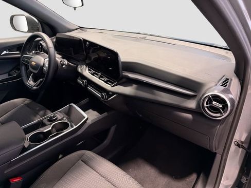 Used 2026 Chevrolet Equinox LT image 23