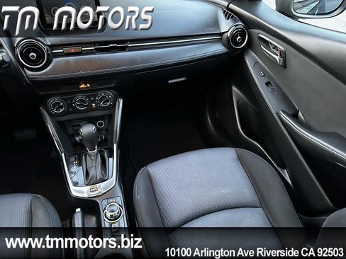 Used 2016 Scion iA image 12