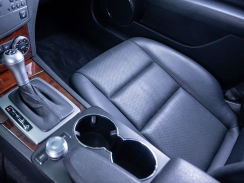 Used 2010 Mercedes-Benz C 300 4MATIC Sedan image 26