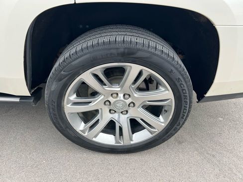 Used 2015 Cadillac Escalade Premium image 13