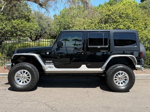 Used 2018 Jeep Wrangler Unlimited Sport S AWD/4WD image 2