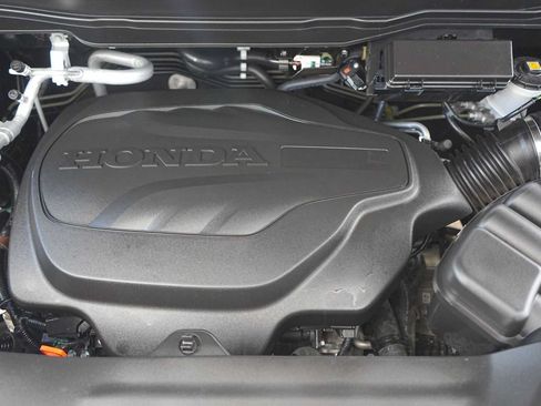 Certified 2025 Honda Ridgeline Black Edition image 8