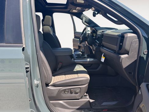 New 2025 Chevrolet Silverado 1500 ZR2 w/ Technology Package AWD/4WD image 15