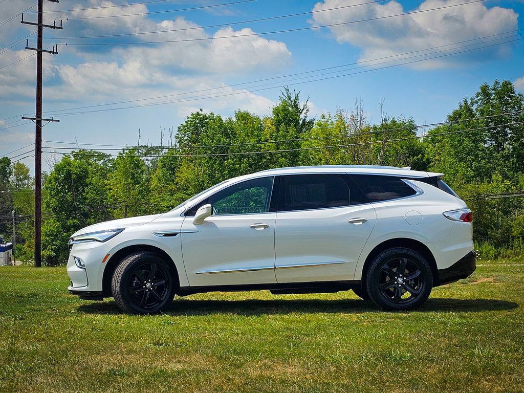 Used 2024 Buick Enclave Essence w/ Sport Touring Edition AWD/4WD image 7