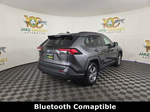 Used 2022 Toyota RAV4 LE AWD/4WD image 10