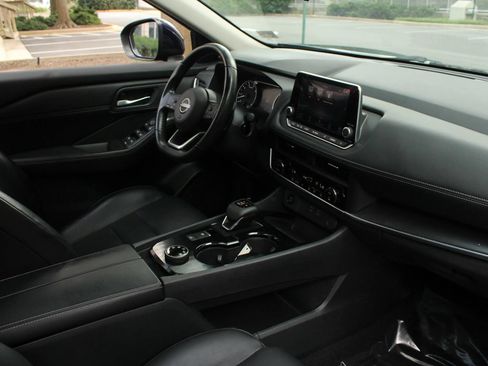 Used 2024 Nissan Rogue SV w/ SV Premium Package AWD/4WD image 26