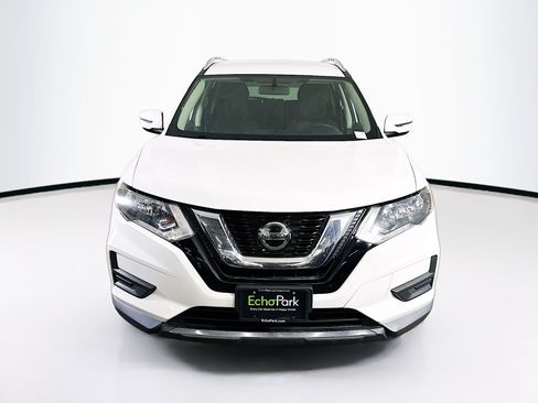 Used 2018 Nissan Rogue SV FWD image 2