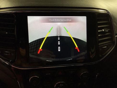 Used 2020 Jeep Grand Cherokee Altitude image 4