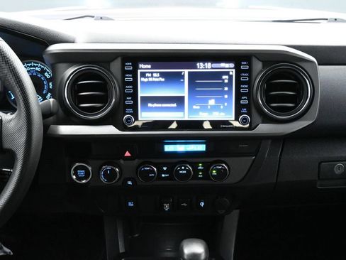 Used 2021 Toyota Tacoma TRD Off-Road AWD/4WD image 10