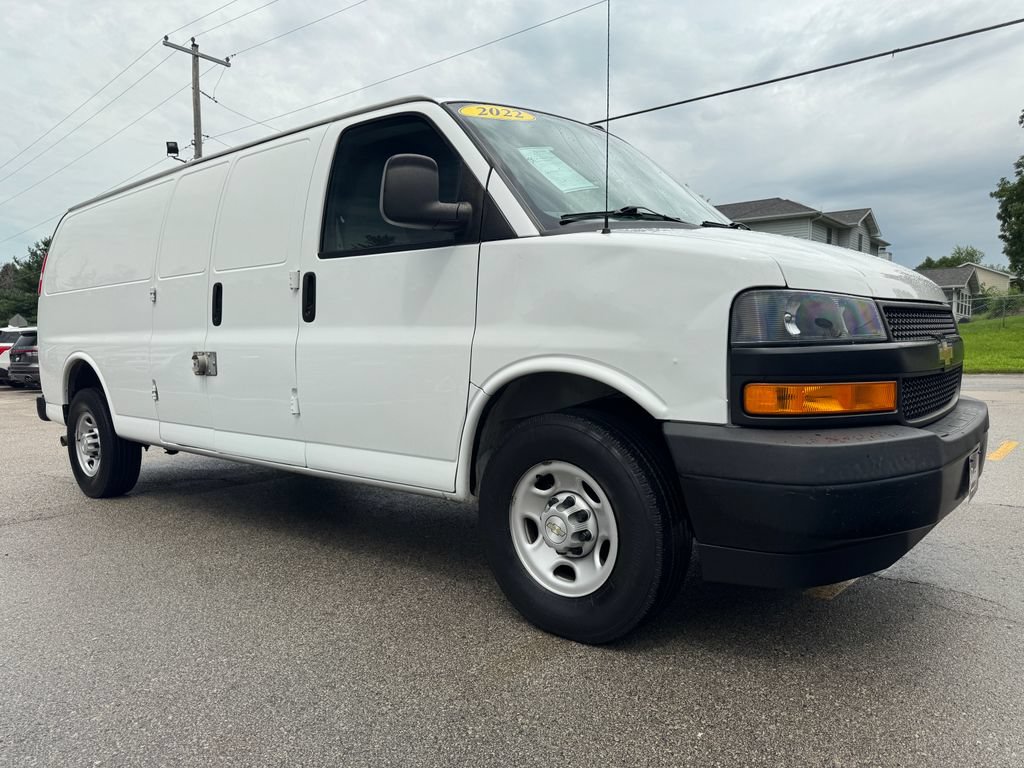 Used 2022 Chevrolet Express 3500 Extended w/ Driver Convenience Package RWD image 3