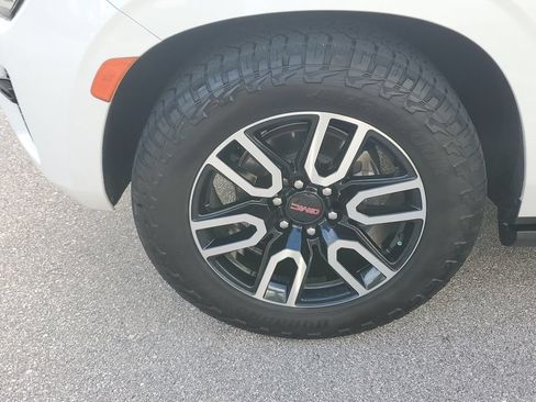 Certified 2021 GMC Yukon AT4 w/ AT4 Premium Plus Package AWD/4WD image 11