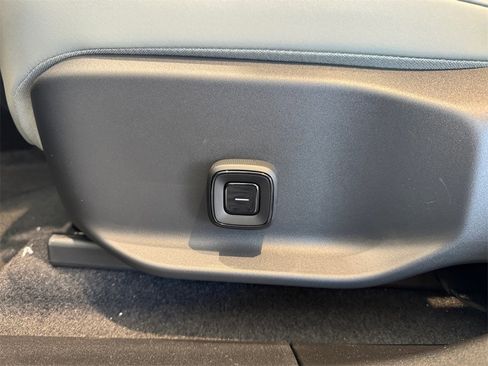 New 2026 Volvo EX30 Cross Country Ultra image 26