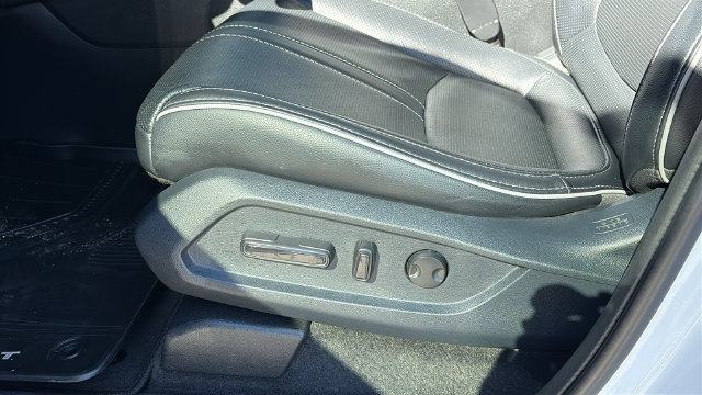 Used 2023 Honda Pilot Elite image 11