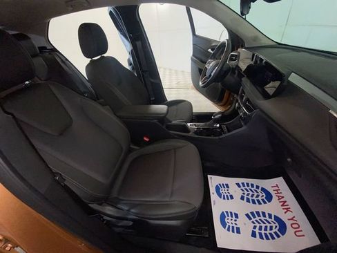 Used 2025 Buick Encore GX Preferred FWD image 37