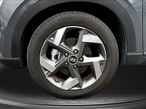 Used 2025 Hyundai Venue SEL FWD image 32
