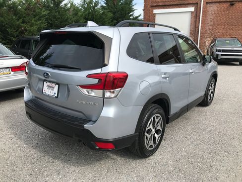 Used 2020 Subaru Forester Premium AWD/4WD image 8