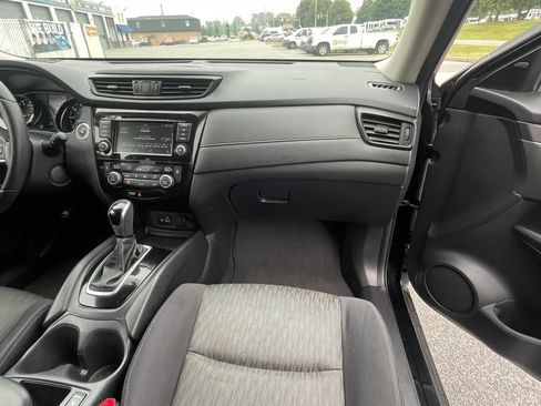 Used 2018 Nissan Rogue SV w/ Sun & Sound Touring Package AWD/4WD image 37