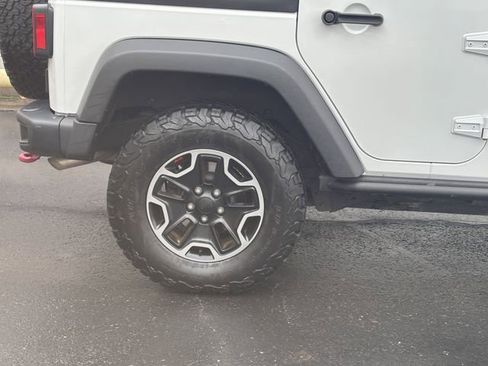 Used 2016 Jeep Wrangler Unlimited Rubicon image 18