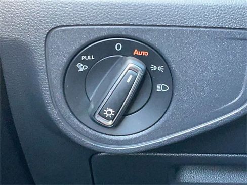 Used 2022 Volkswagen Atlas SE image 29