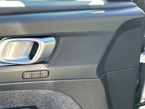 Certified 2025 Volvo XC40 B5 Core image 16