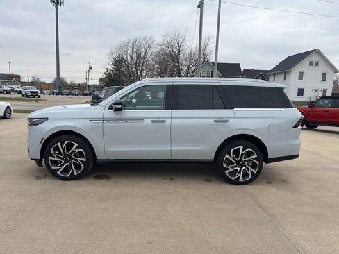 New 2026 Lincoln Navigator Reserve AWD/4WD image 1