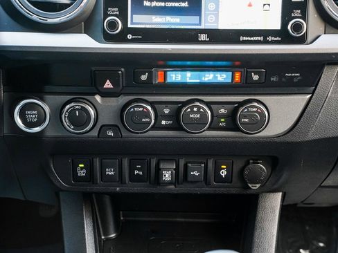 Used 2022 Toyota Tacoma TRD Sport image 13