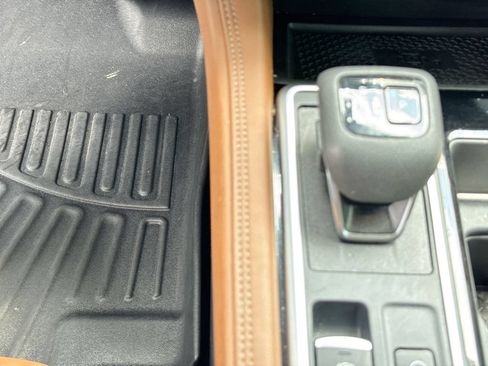Used 2025 Nissan Pathfinder Platinum AWD/4WD image 23