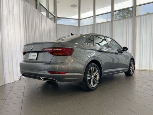 Used 2019 Volkswagen Jetta R-Line image 9