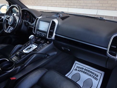 Used 2016 Porsche Cayenne AWD/4WD image 32