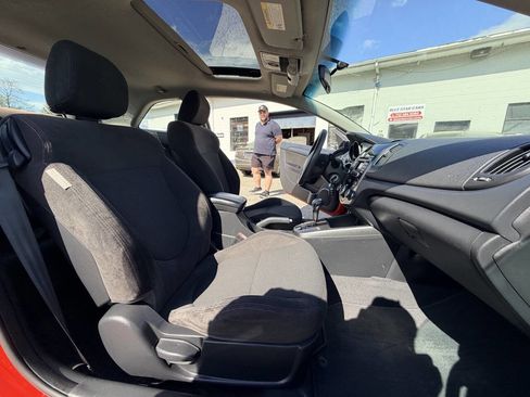Used 2010 Kia Forte Koup SX image 17