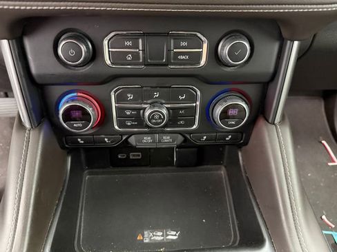 Used 2022 Chevrolet Tahoe LT w/ LT Signature Plus Package AWD/4WD image 14