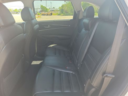 Used 2018 Kia Sorento EX AWD/4WD image 16