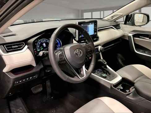 Used 2021 Toyota RAV4 Limited AWD/4WD image 17
