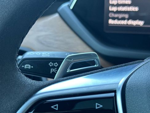 Used 2022 Audi e-tron GT Premium Plus image 34