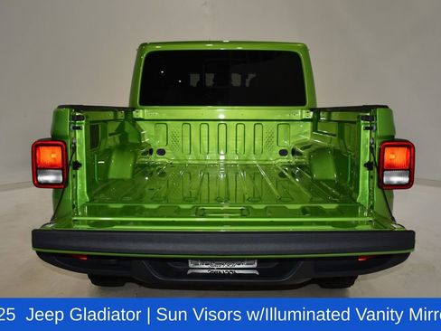 Used 2025 Jeep Gladiator Sport image 29