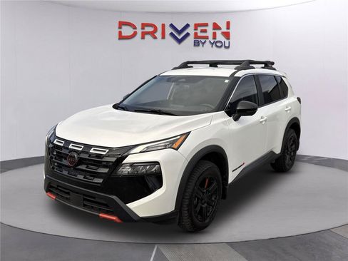 Used 2025 Nissan Rogue SV w/ Rock Creek Premium Package AWD/4WD image 8