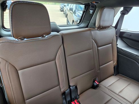 Used 2021 Chevrolet Tahoe High Country AWD/4WD image 34