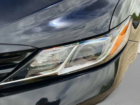 Used 2020 Toyota Camry LE FWD image 10