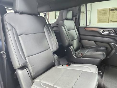 Used 2025 GMC Yukon XL Denali AWD/4WD image 49